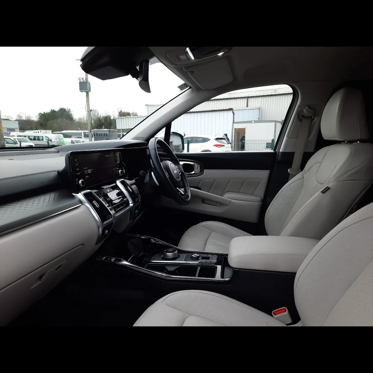 Kia Sorento 2023 - Image 3