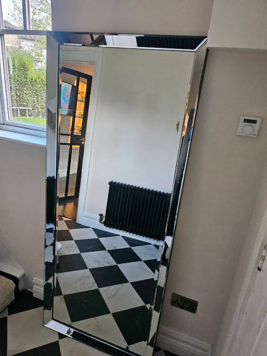 Mirror - Image 1