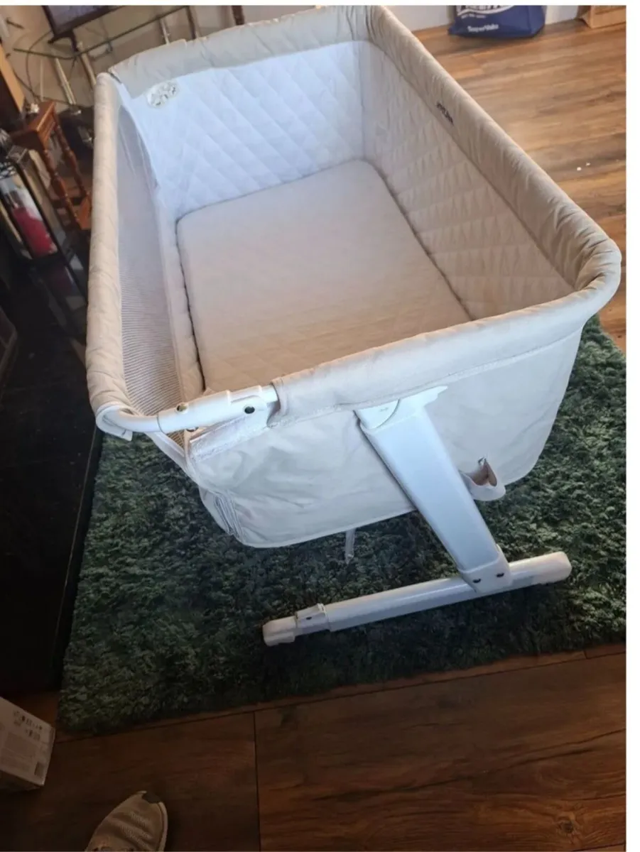 Bedside crib, co-sleeper - Image 2