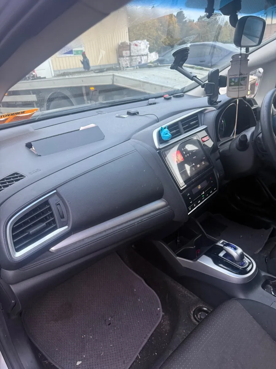 Honda Fit hybrid automatic 2015 - Image 3