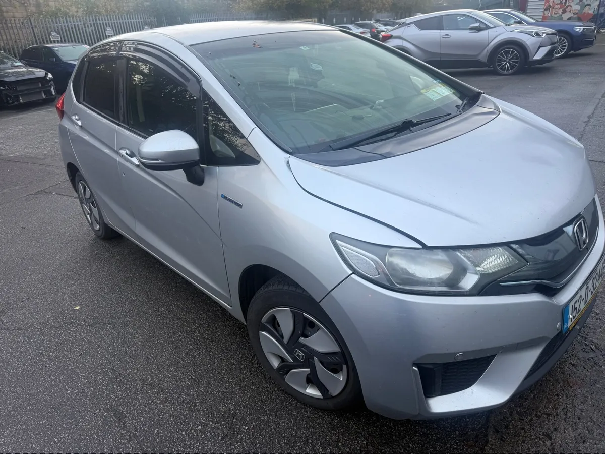 Honda Fit hybrid automatic 2015 - Image 1