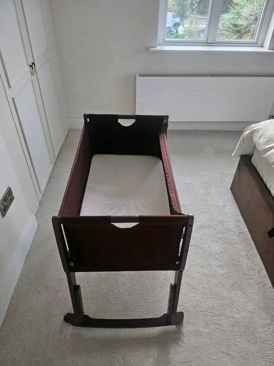 SnuzPod 5 Bedside Crib - Rouge - Image 1