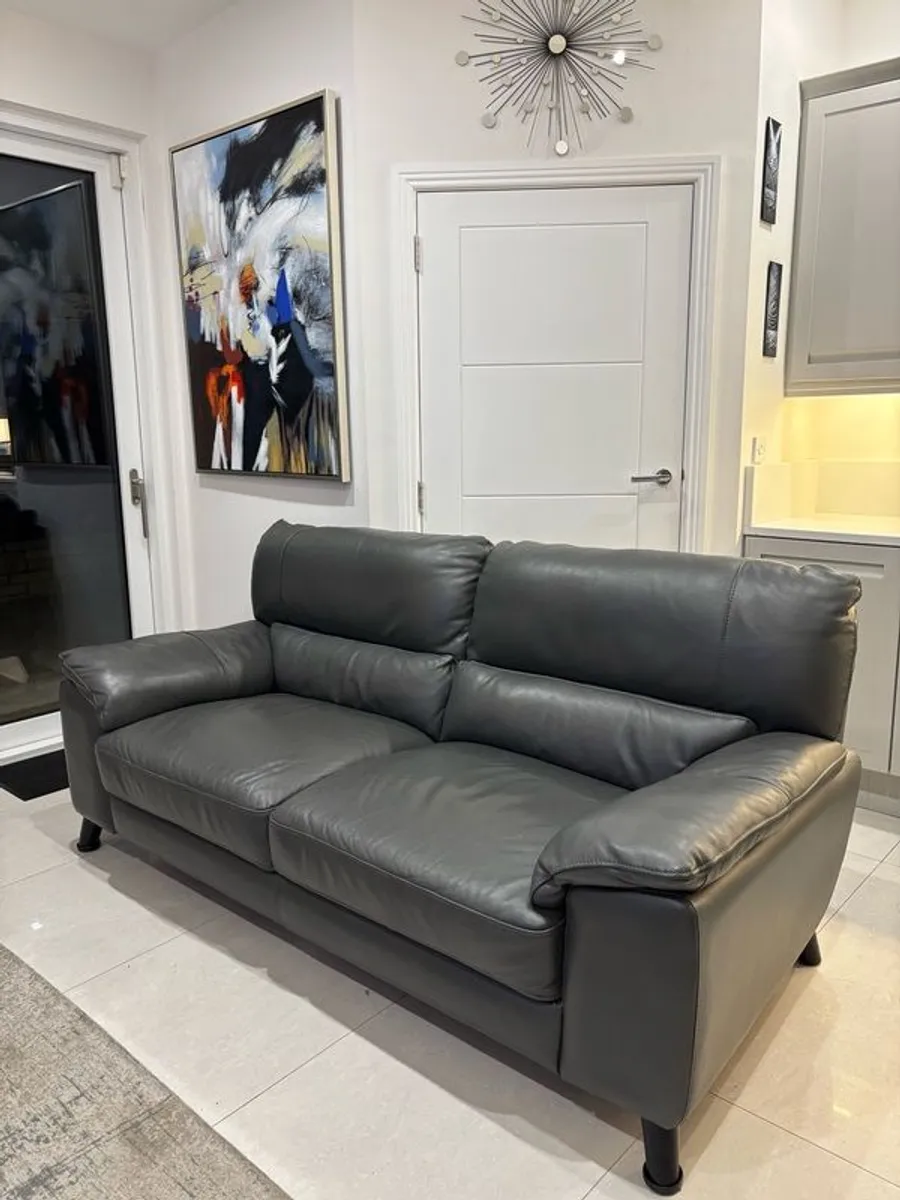 leather 3 seater couch - Image 1