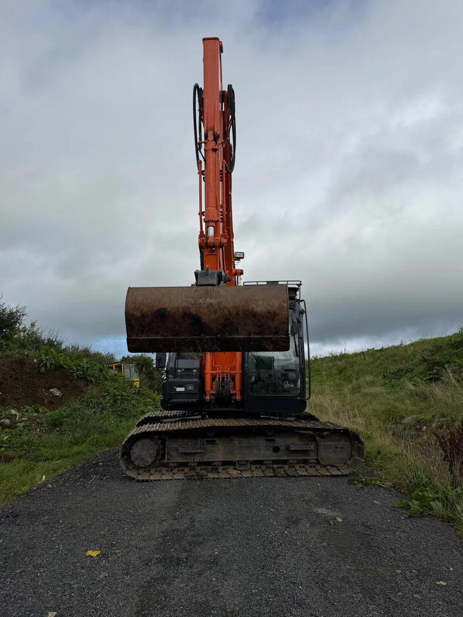 Hitachi 130-6 - Image 3