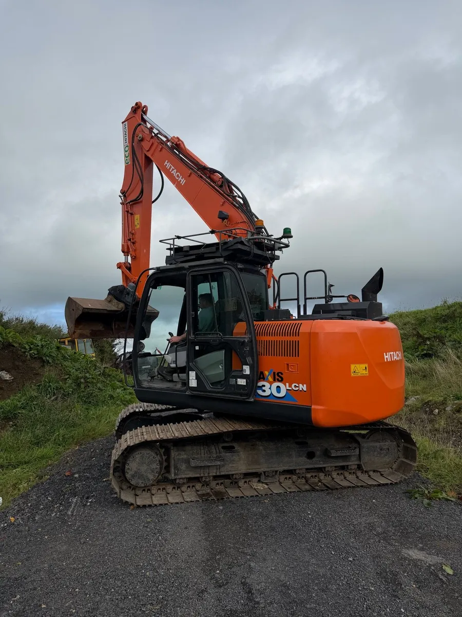 Hitachi 130-6 - Image 1