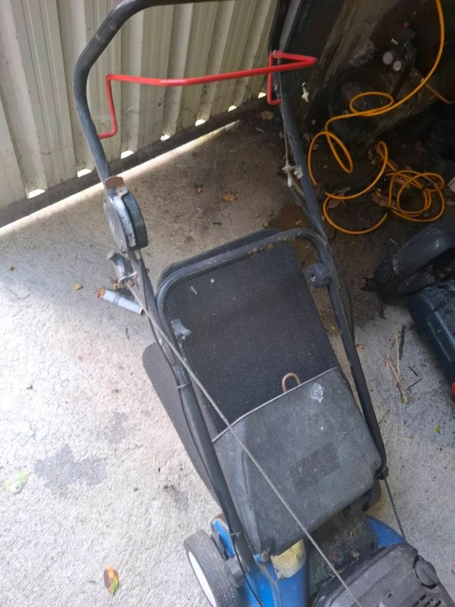 Self drive lawnmower - Image 2
