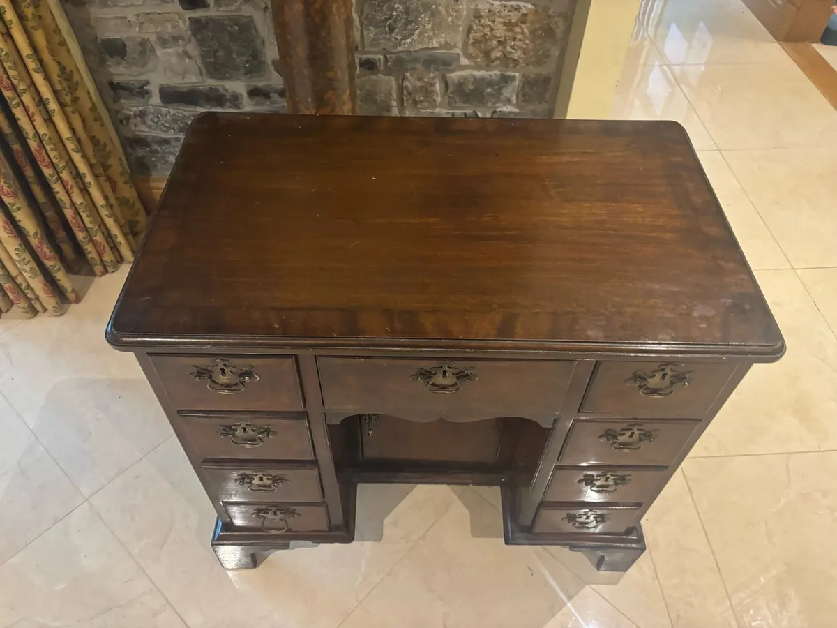 Georgian Mahogany Desk - Image 2