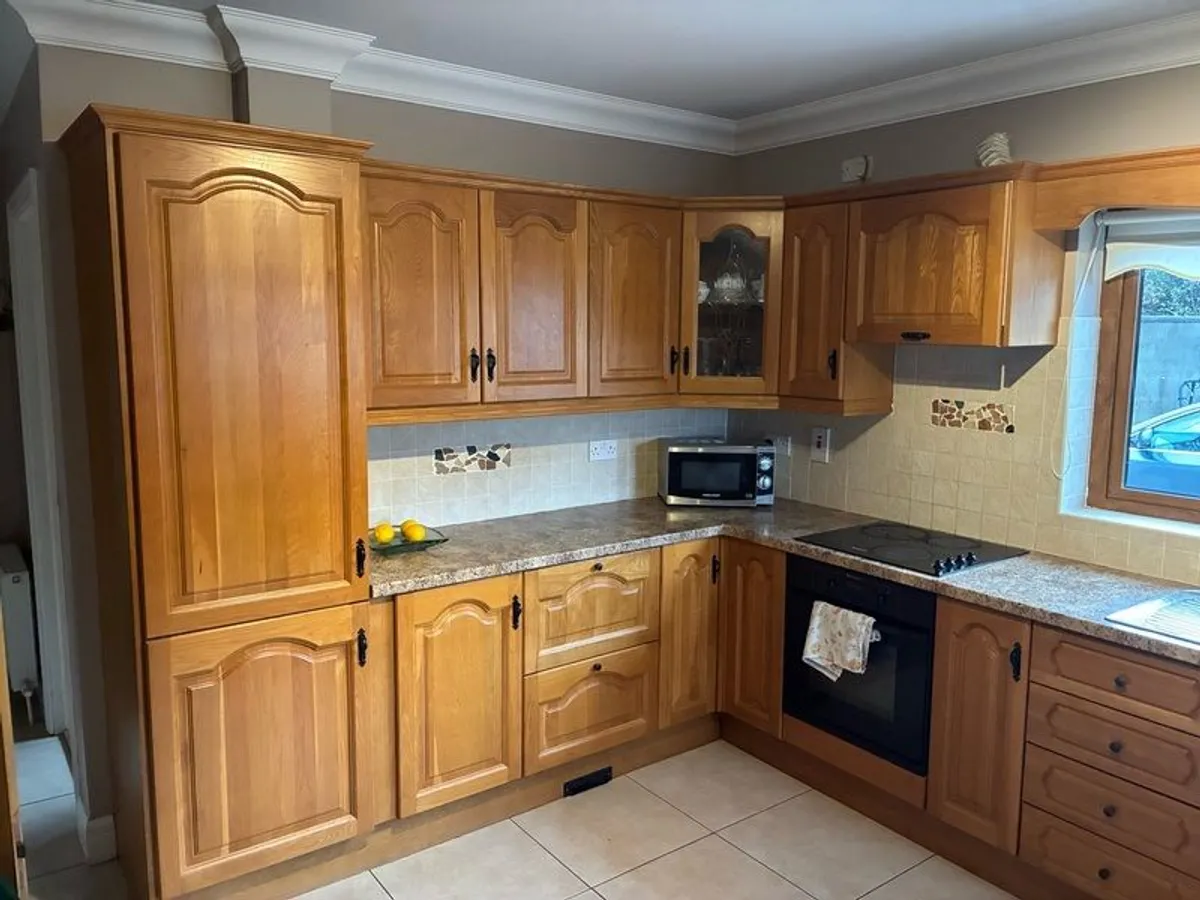 Oak Kitchen - Image 1