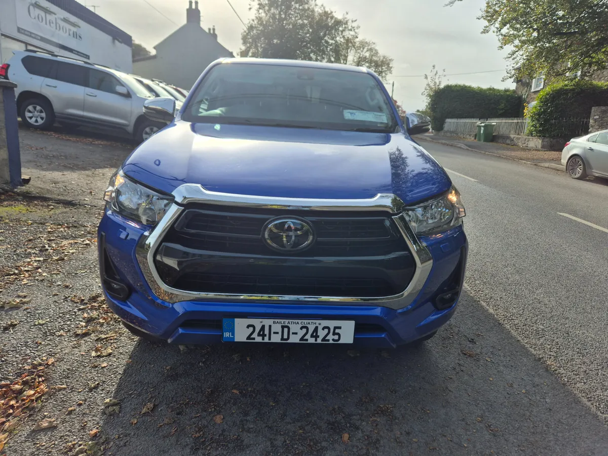Toyota Hilux 2024 - Image 1