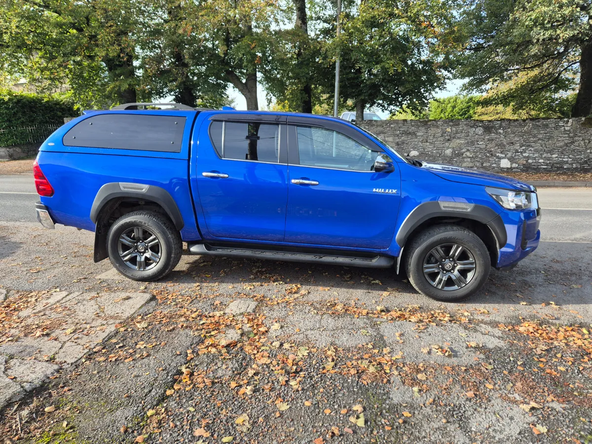 Toyota Hilux 2024 - Image 2
