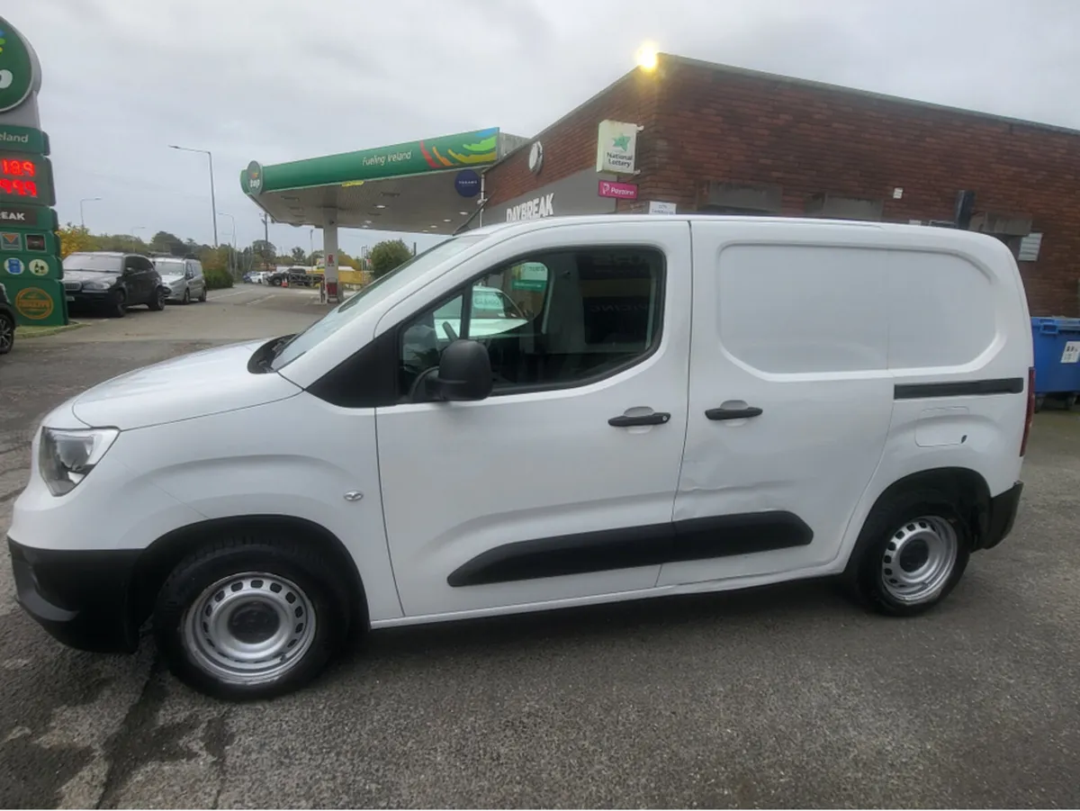 Opel Combo KOMF L1H1-1.5 100PS D 3DR - Image 2