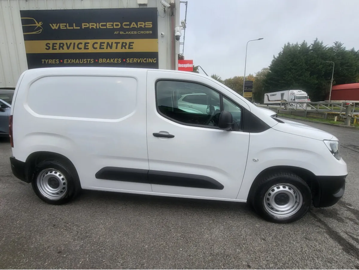 Opel Combo KOMF L1H1-1.5 100PS D 3DR - Image 3