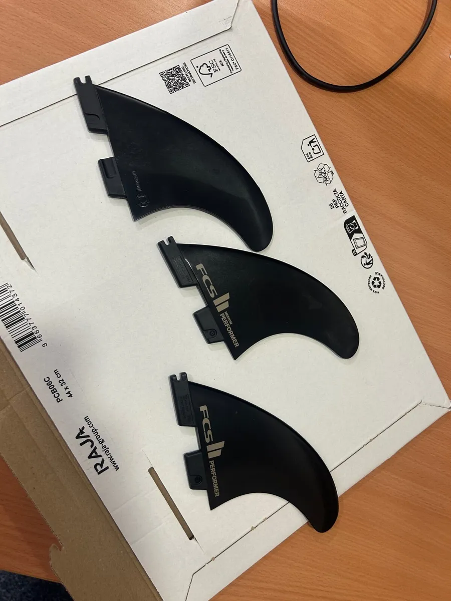 FCS 2 Fins Medium Brand New