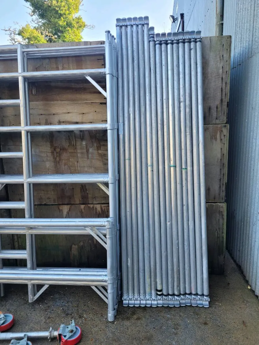 Aluminium scaffold tower,  FREE DELIVERY - Image 2