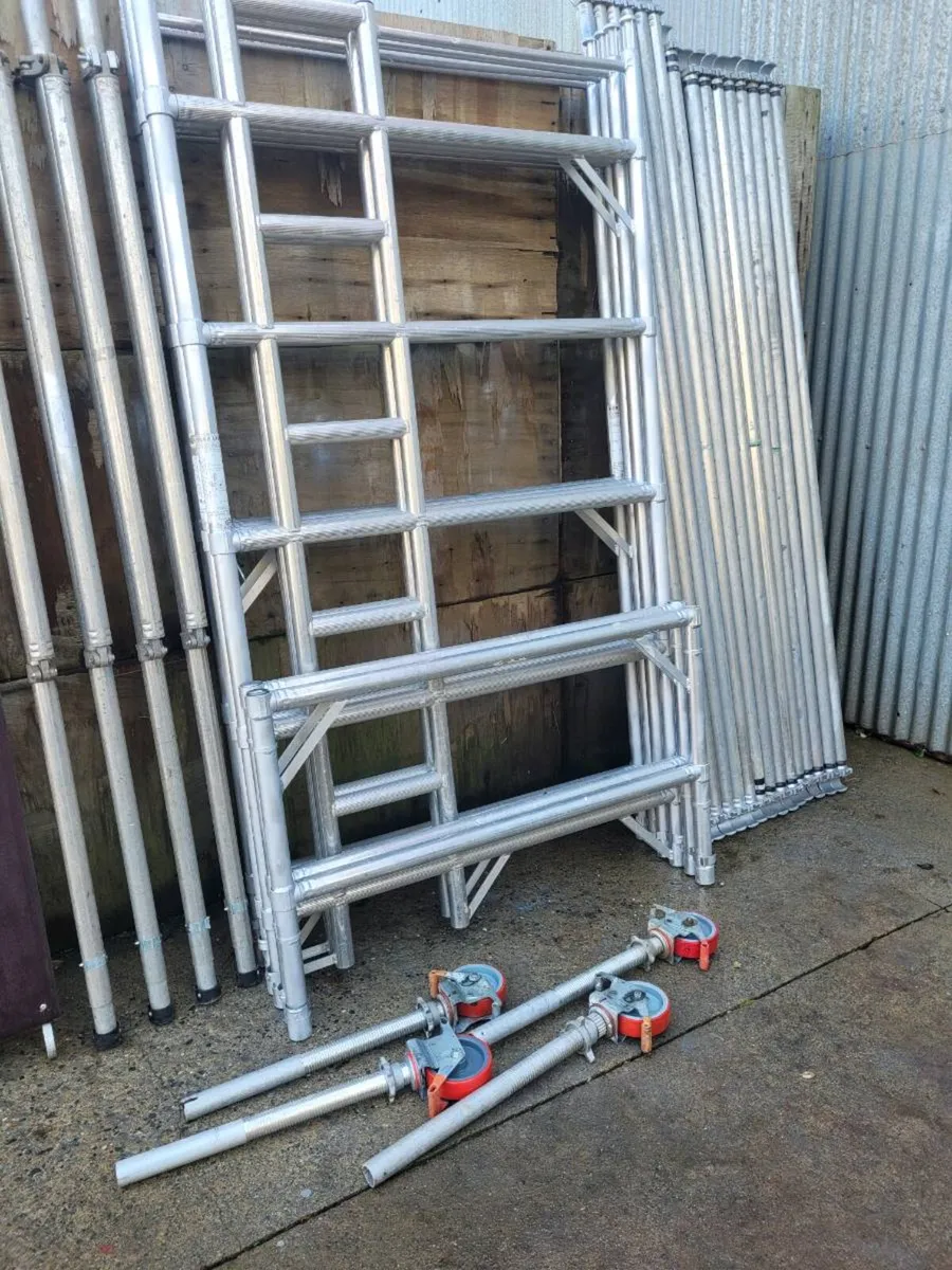 Aluminium scaffold tower,  FREE DELIVERY - Image 4