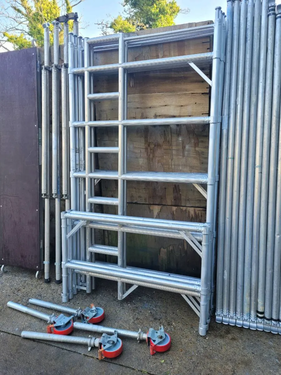 Aluminium scaffold tower,  FREE DELIVERY - Image 3
