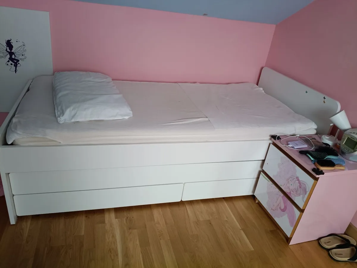 Bed - Image 3