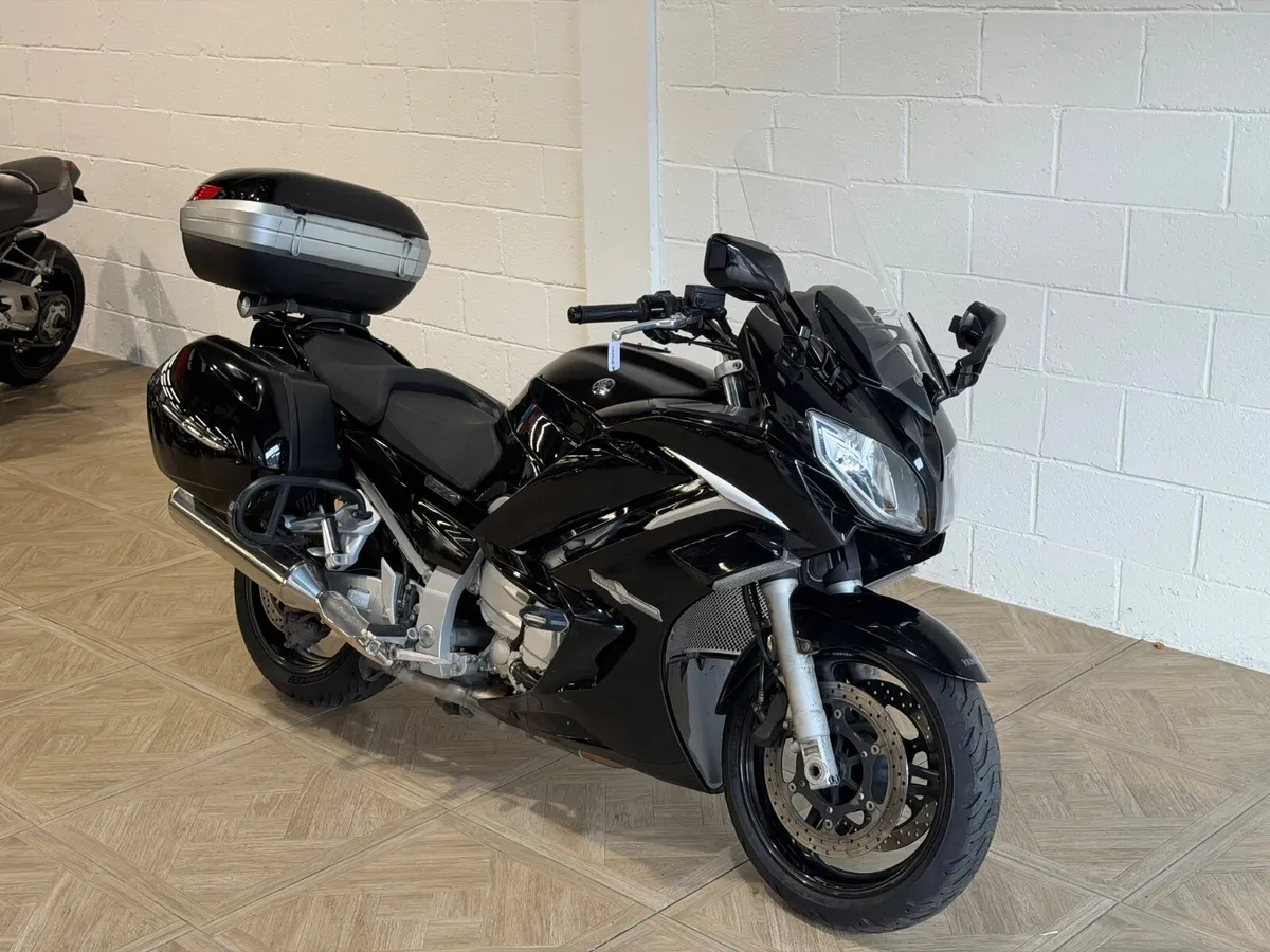 YAMAHA FJR 1300 2015 - Image 2