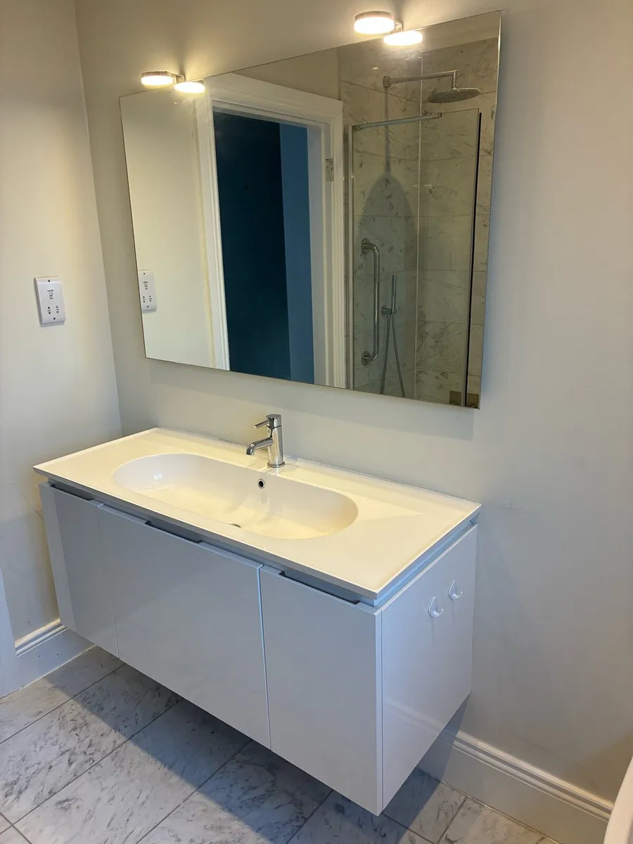 Bathroom Sink - Image 2