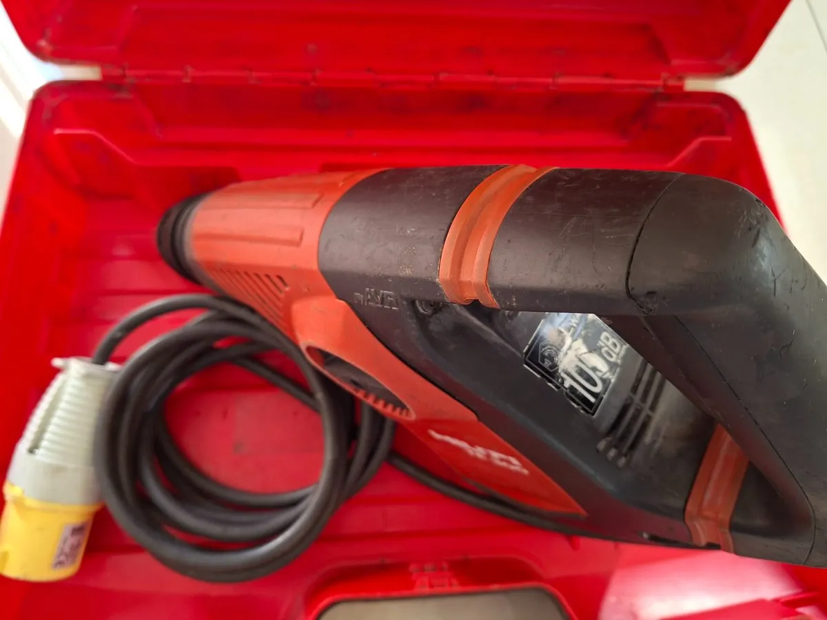 Hilti TE 300-Avr Sds+ Chipping Hammer 110v - Image 4