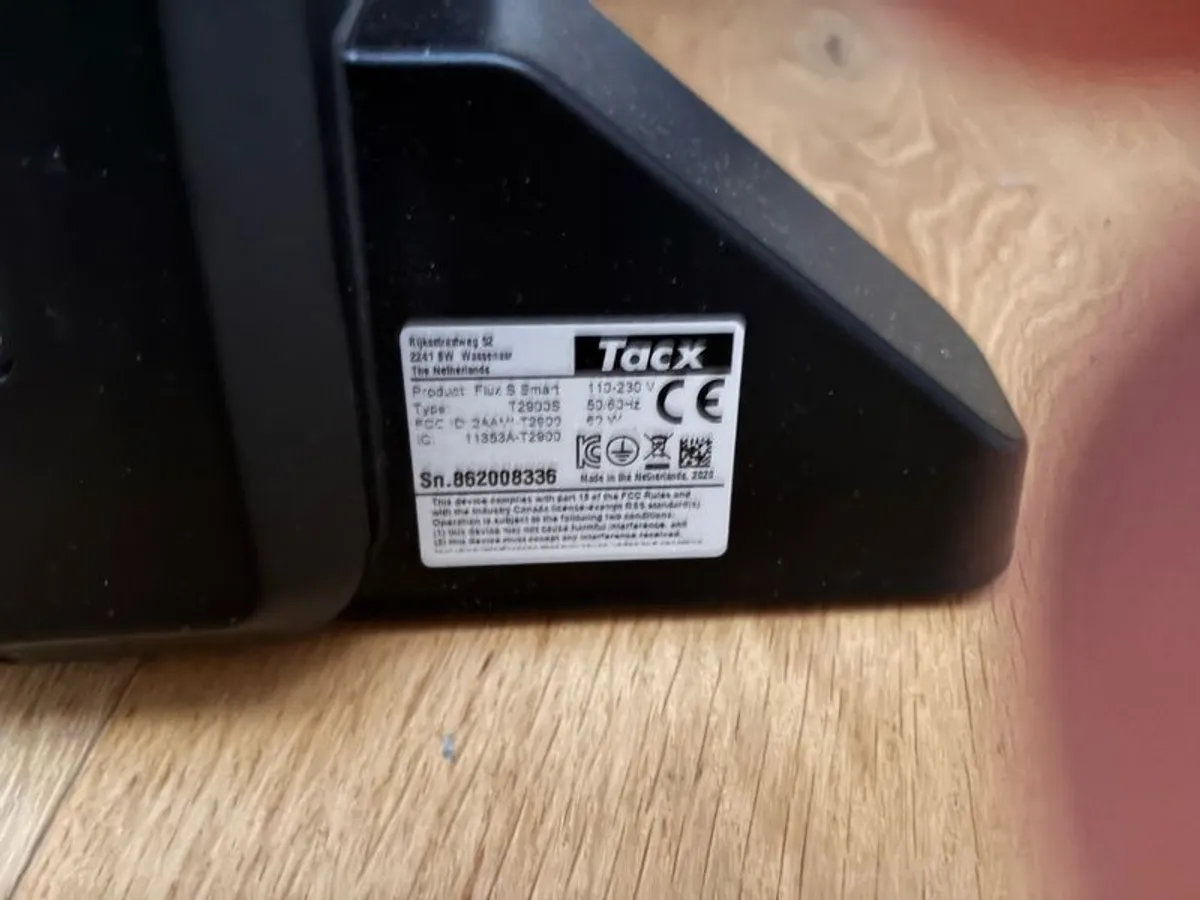 Tacx Flux S Smart Trainer indoor cycling - Image 3