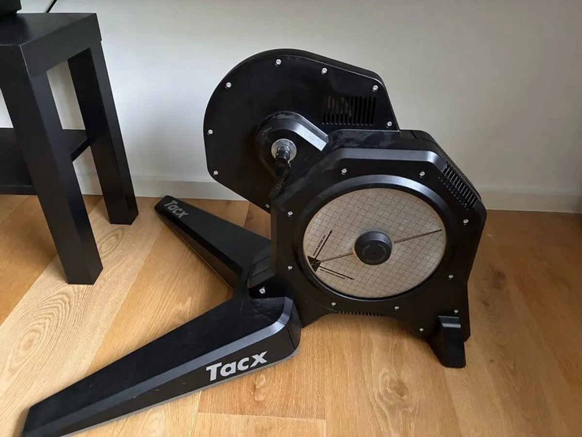 Tacx Flux S Smart Trainer indoor cycling - Image 1