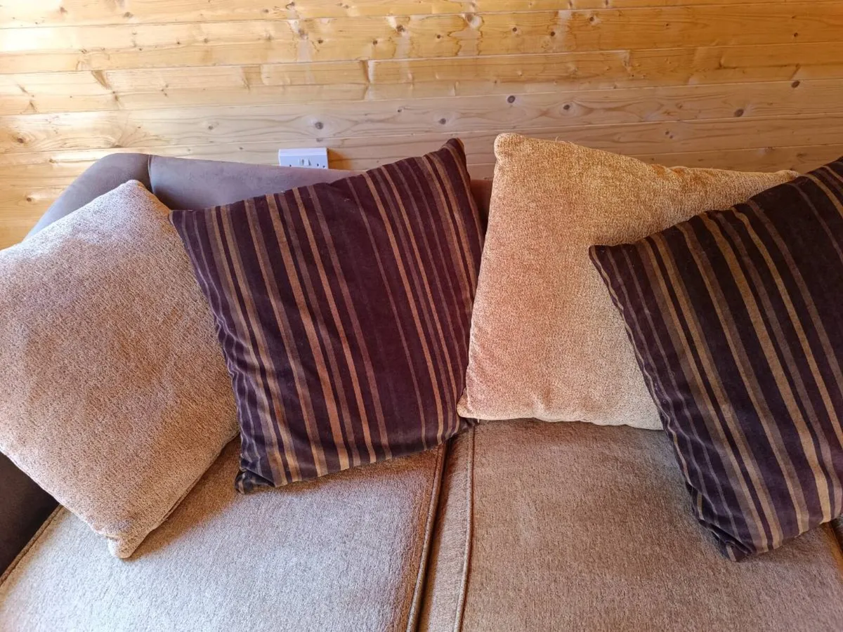 Sofa - couch - Image 4