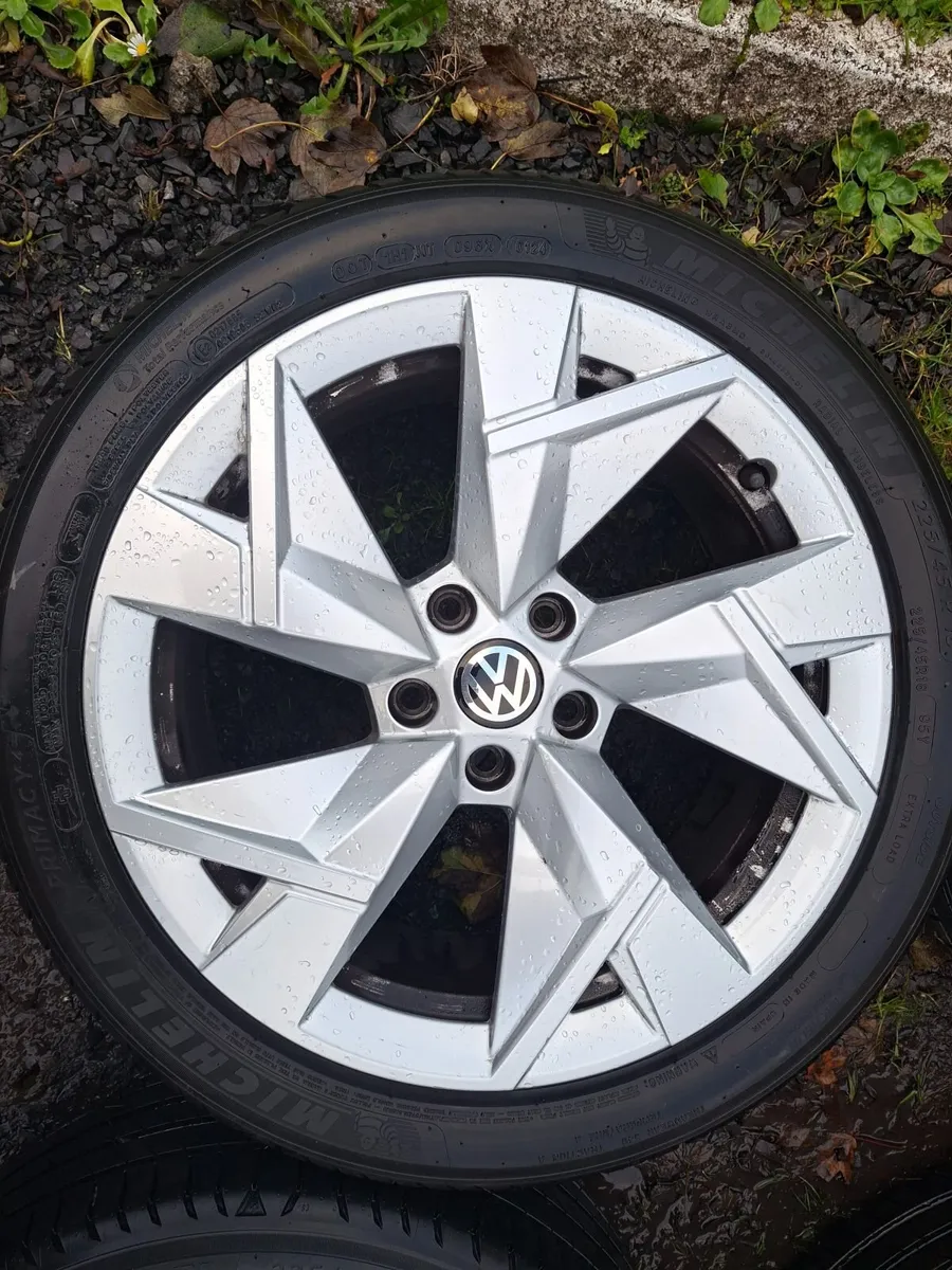 18" Vw Alloys with tyres - Image 2