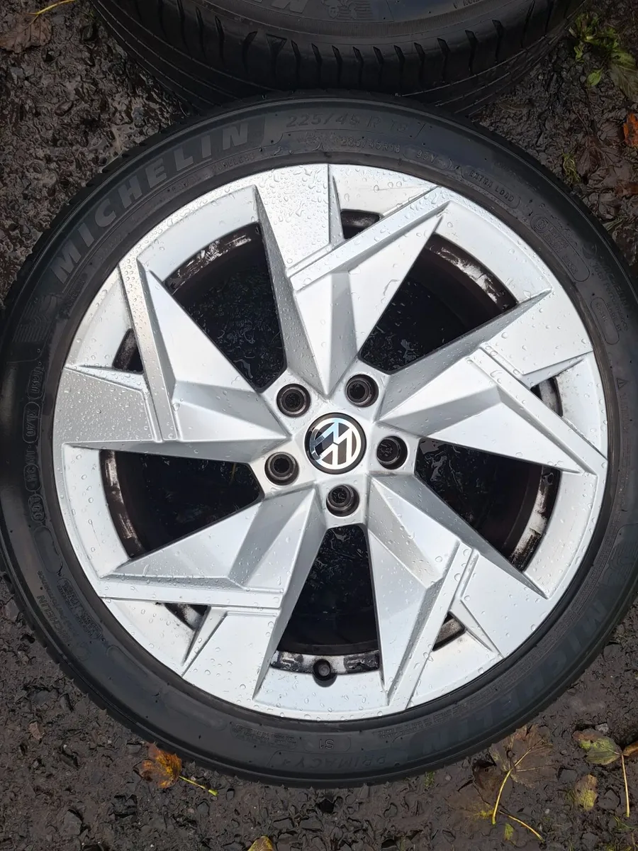 18" Vw Alloys with tyres - Image 1