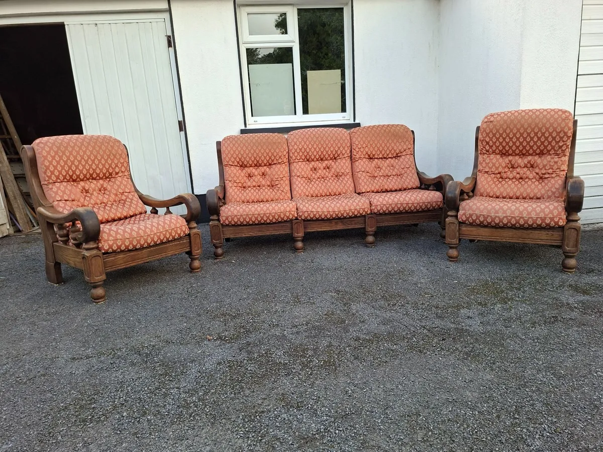 3 piece oak framed suite of furniture - Image 2