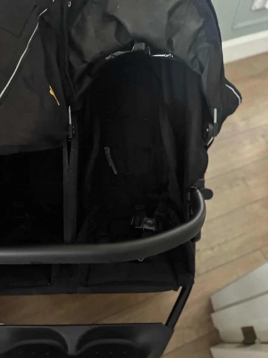 Out N About double buggy (Black) - Image 2