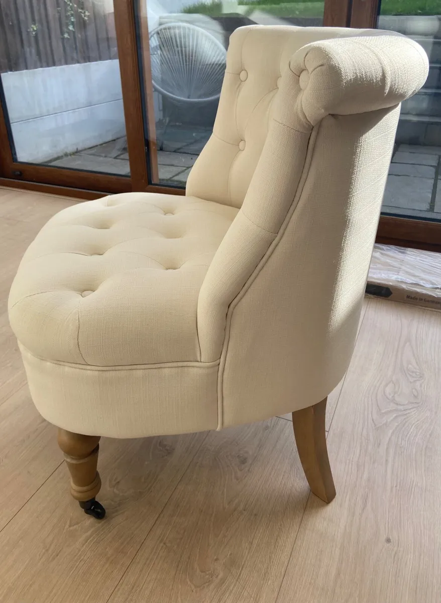 Brand New NEXT Cream Linen Tufted Armchair - Image 2