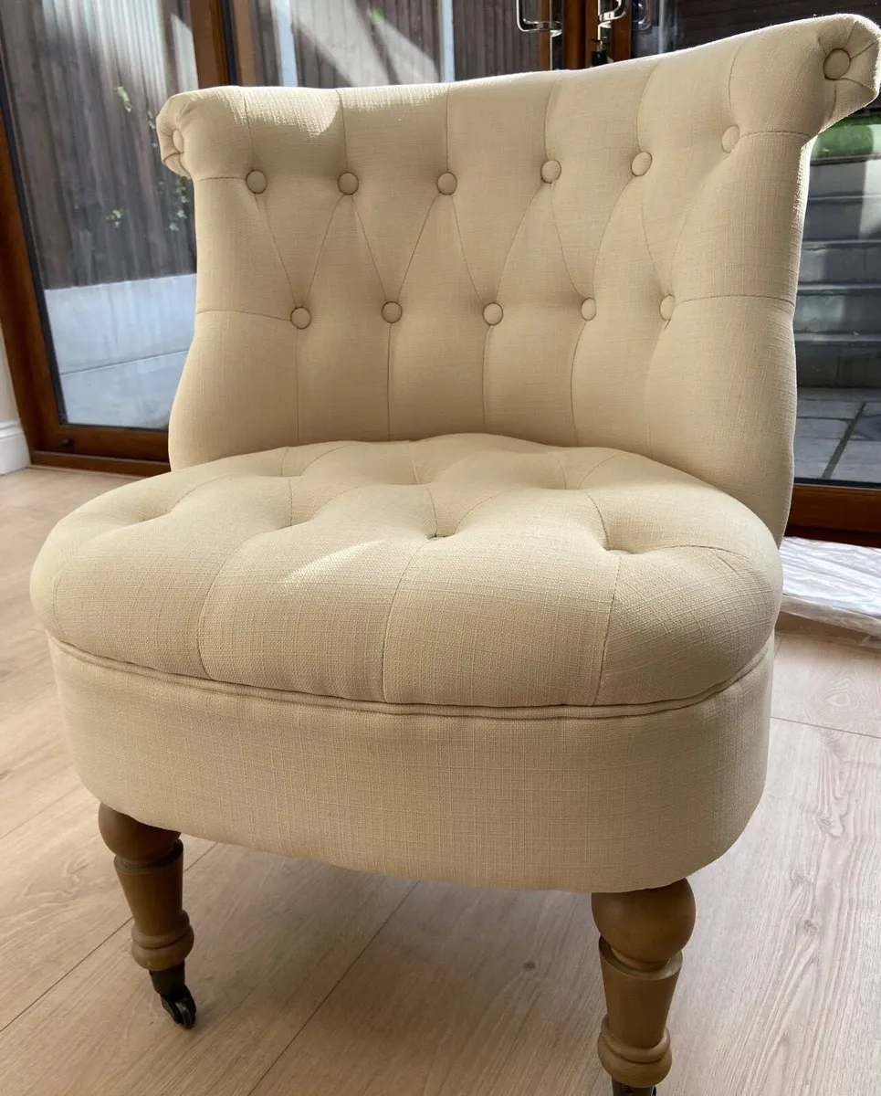Brand New NEXT Cream Linen Tufted Armchair - Image 1