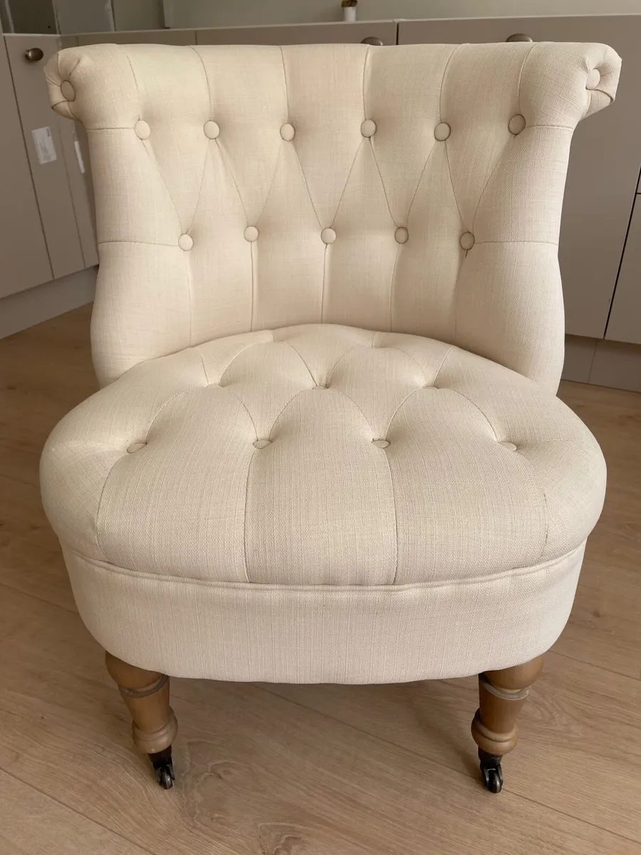 Brand New NEXT Cream Linen Tufted Armchair - Image 3