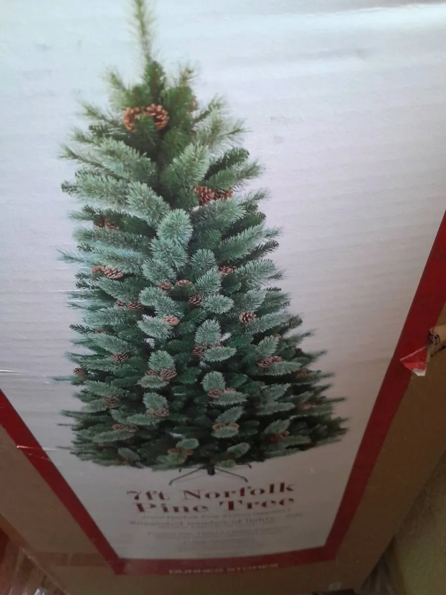 Christmas Tree 🎄 - Image 2