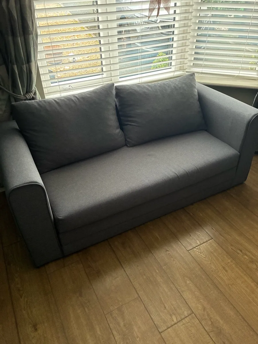 Small sofa bed - Image 1