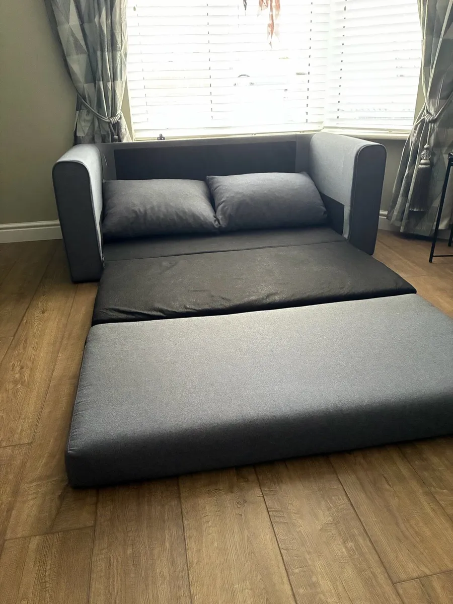 Small sofa bed - Image 2
