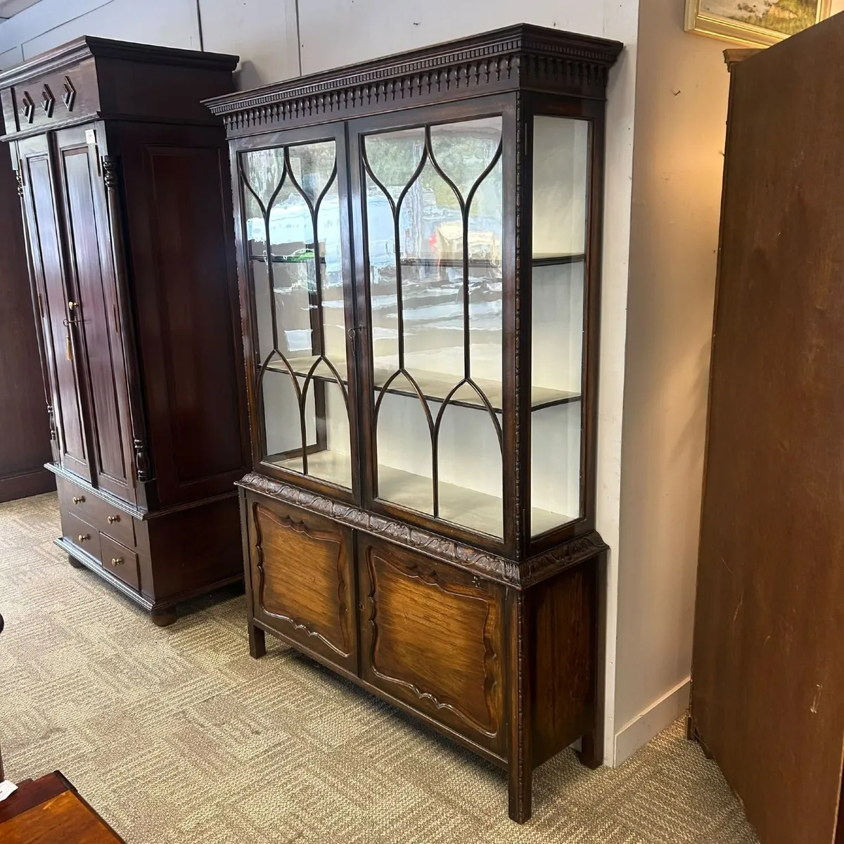 A beautiful early 20th-century glazed display cabi - Image 1