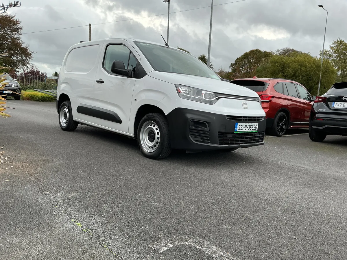 2023 FIAT DOBLO SWB 1.5 100HP 650KG 4 DR - Image 4