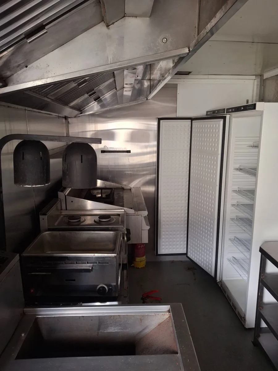 Food trailer - Image 1