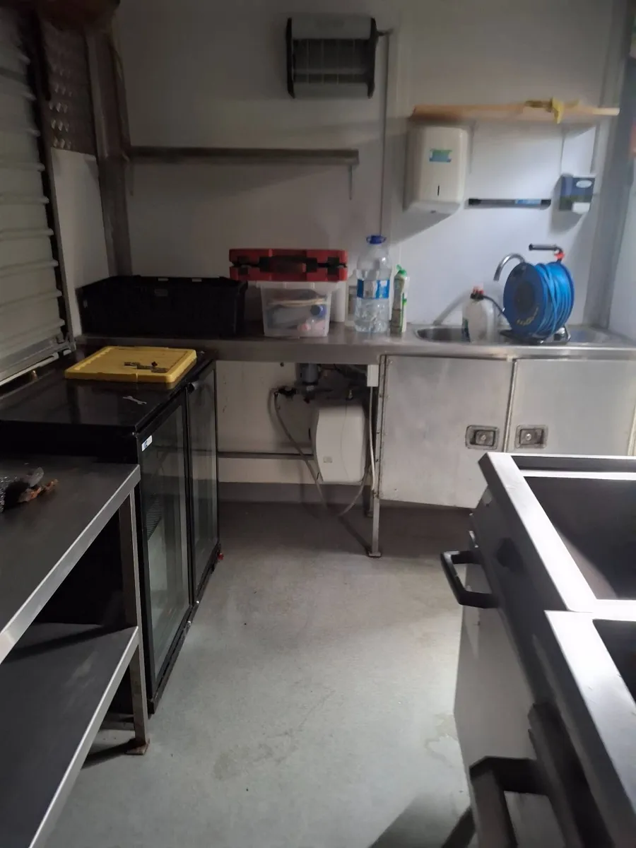 Food trailer - Image 4
