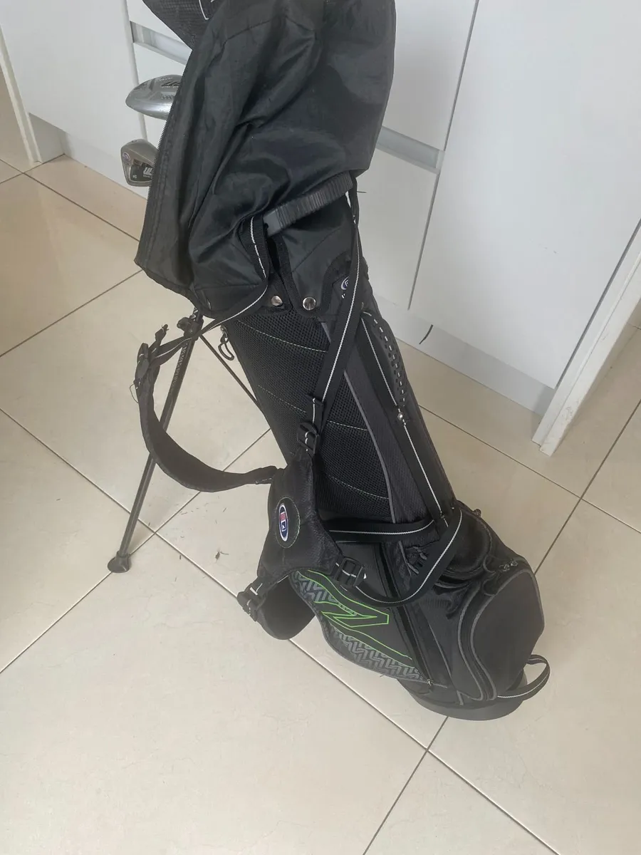 Junior Golf Clubs & Stand Bag - 5 Clubs - Like New - Image 2