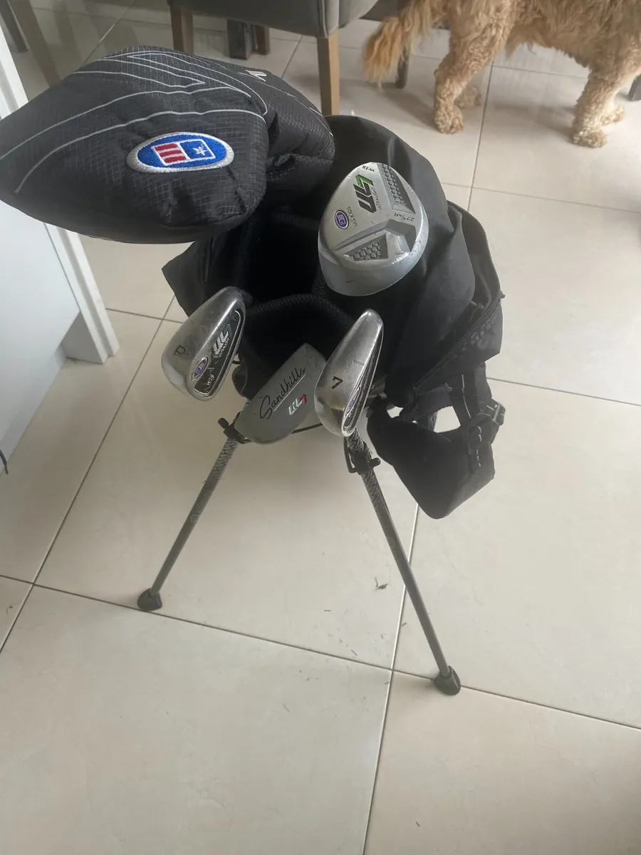 Junior Golf Clubs & Stand Bag - 5 Clubs - Like New - Image 3