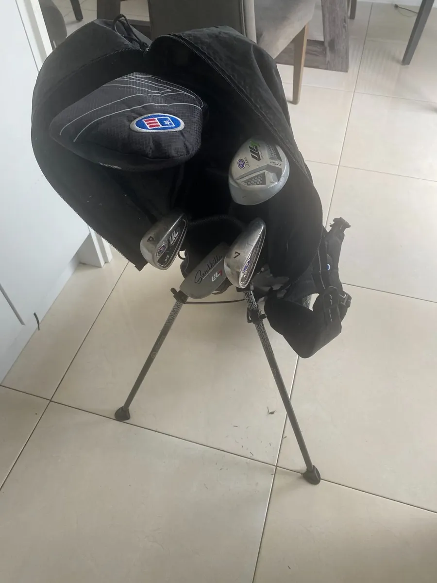 Junior Golf Clubs & Stand Bag - 5 Clubs - Like New - Image 4