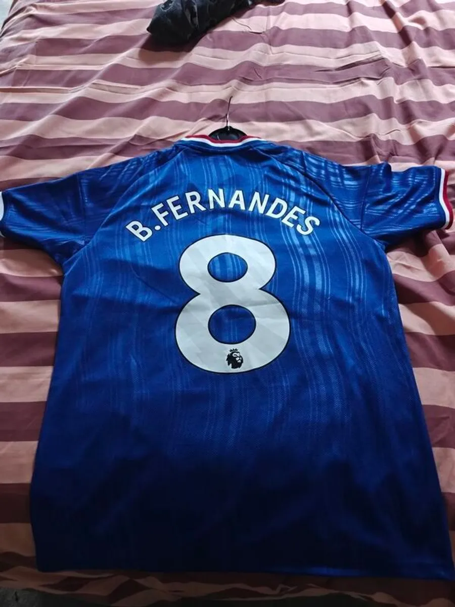 Manchester United Away Jersey - Bruno #8 - Image 2