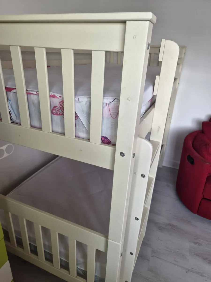 Beds - Image 2