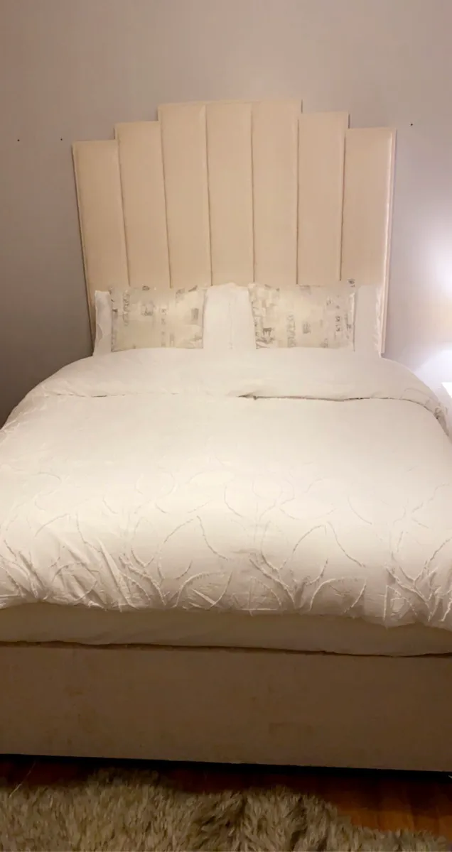 Bed - Image 1