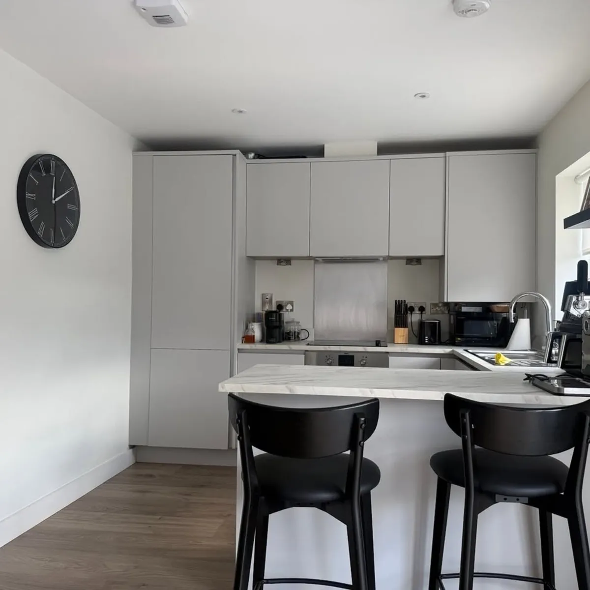 Kitchen Counter and Sink - Image 2