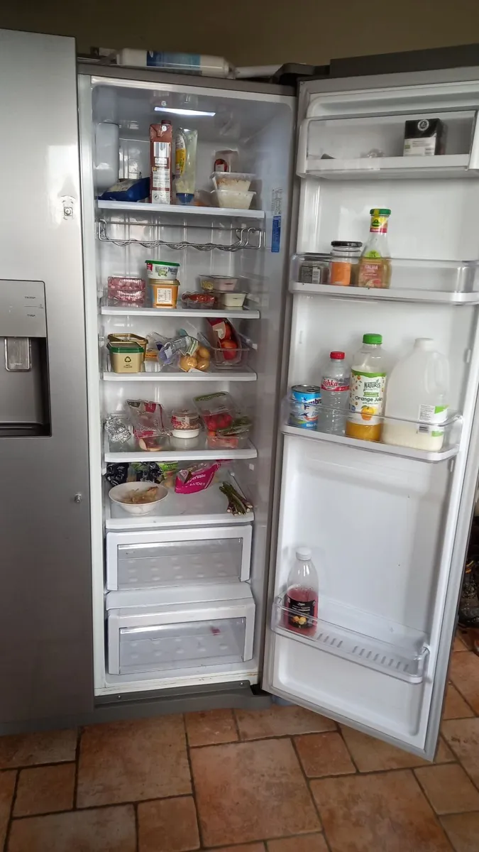 SAMSUNG FRIDGE FREEZER - Image 3