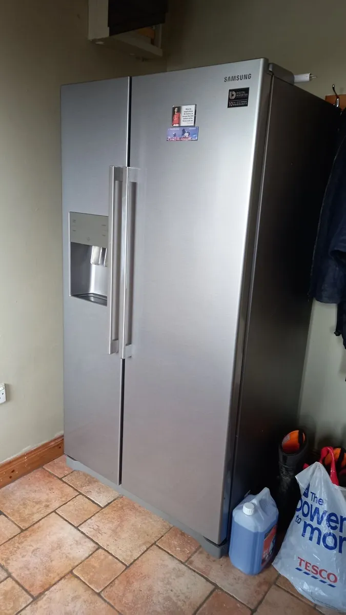 SAMSUNG FRIDGE FREEZER - Image 2